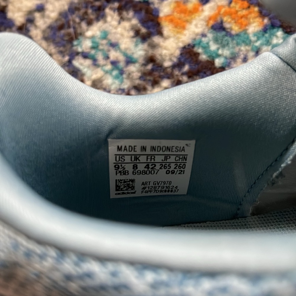 Adidas - Picture 3 of 3
